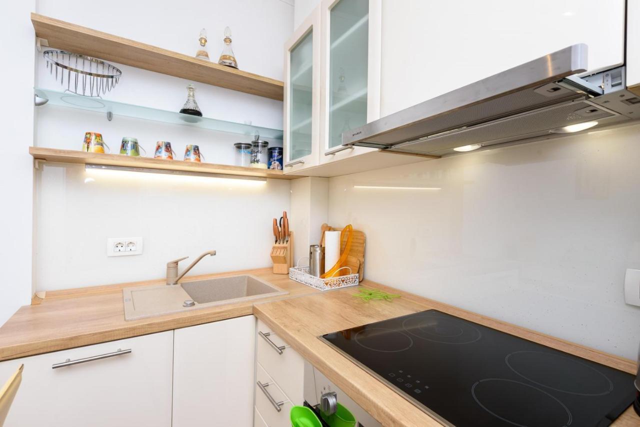 Apartment Jadranka With Sea View In Rogotin Bagian luar foto