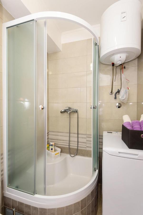 Apartment Jadranka With Sea View In Rogotin Bagian luar foto