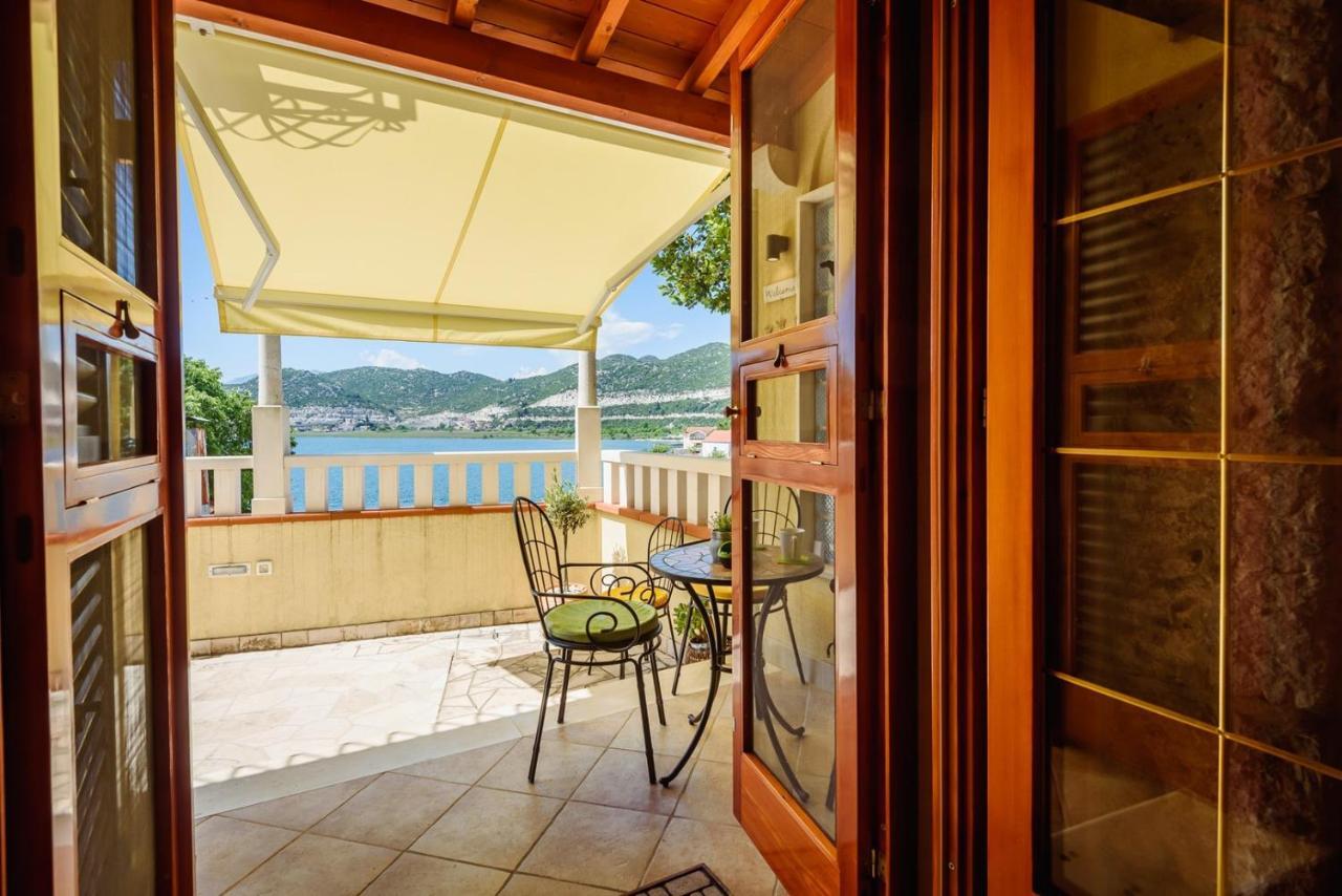 Apartment Jadranka With Sea View In Rogotin Bagian luar foto