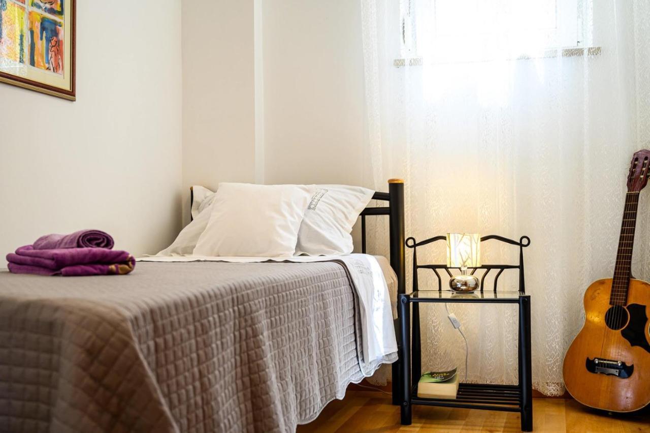 Apartment Jadranka With Sea View In Rogotin Bagian luar foto