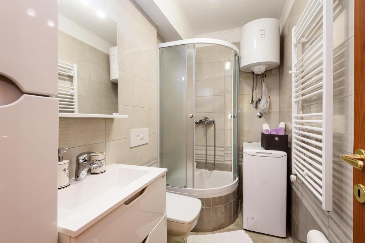 Apartment Jadranka With Sea View In Rogotin Bagian luar foto